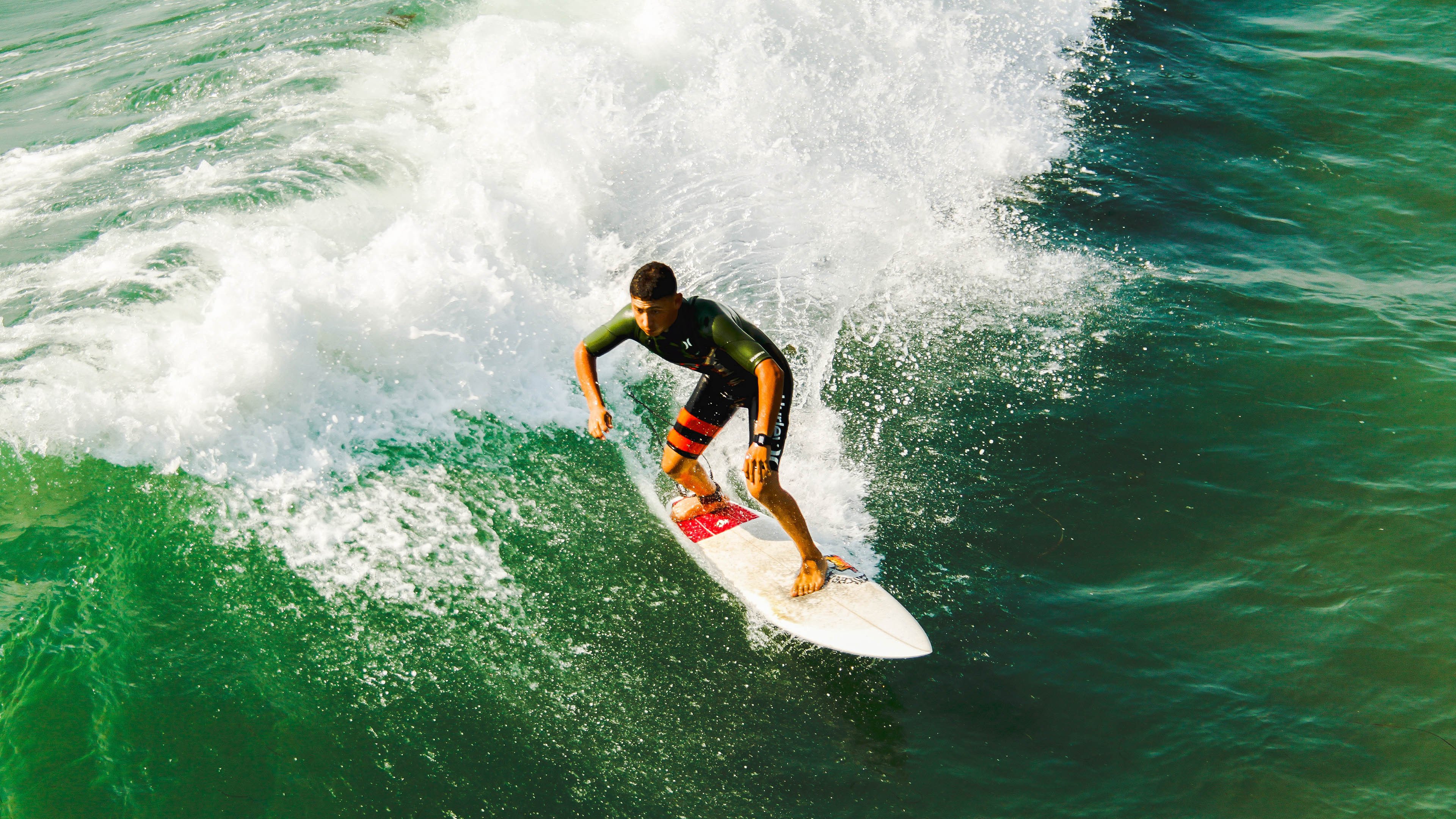 德甲：莱比锡2-1战胜汉堡，恩昆库关键进球，德甲莱比锡老板